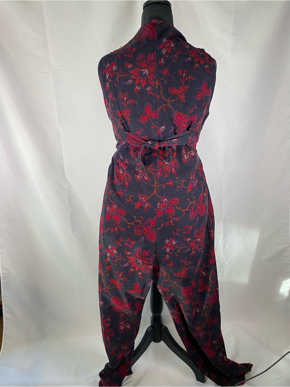 Laura Ashley Black Sleeveless Jumpsuit with Red Floral Print - Picture 9 of 9
